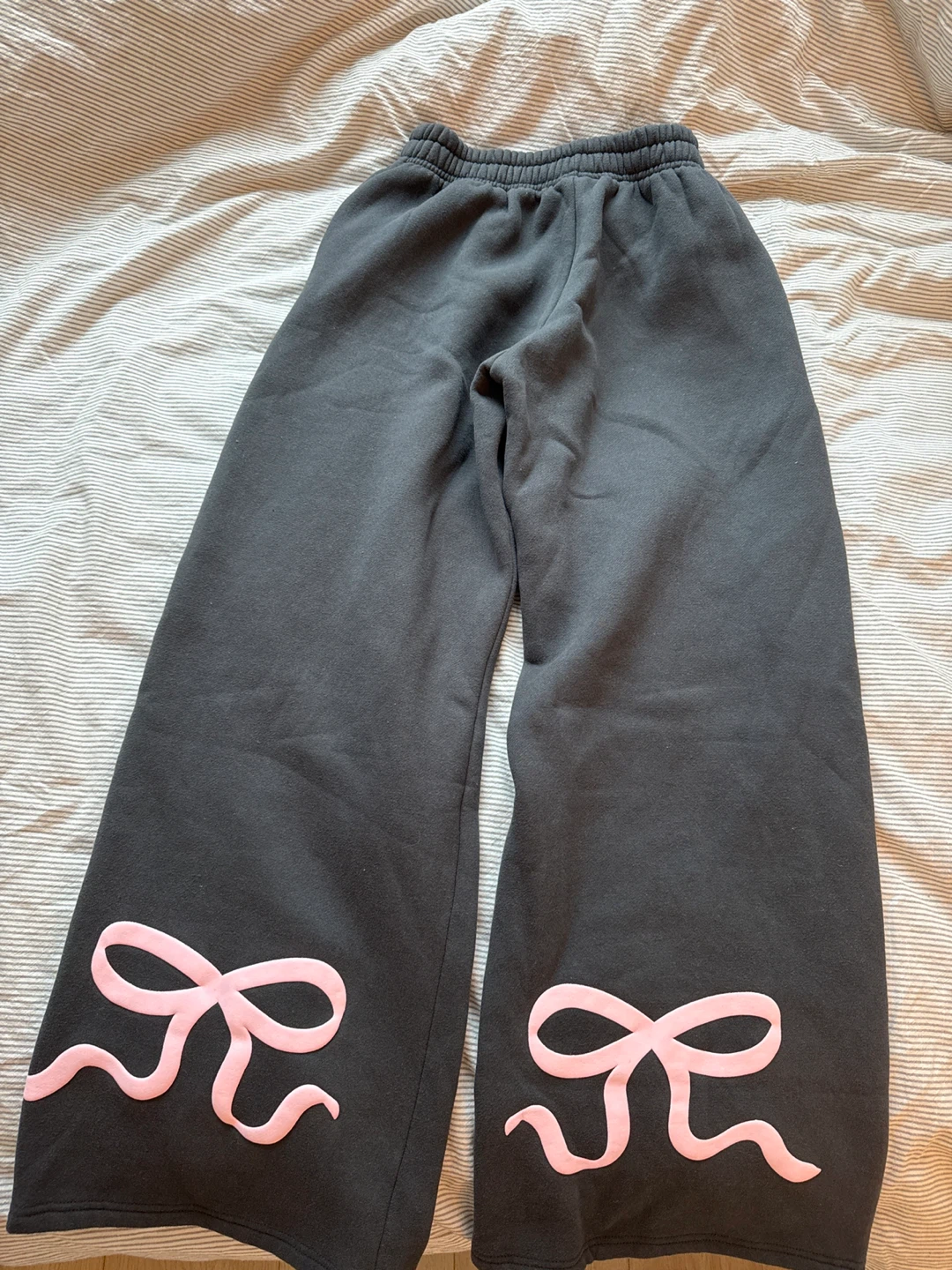 Edikted Grey Wide Leg Sweatpants with Pink Bows XS