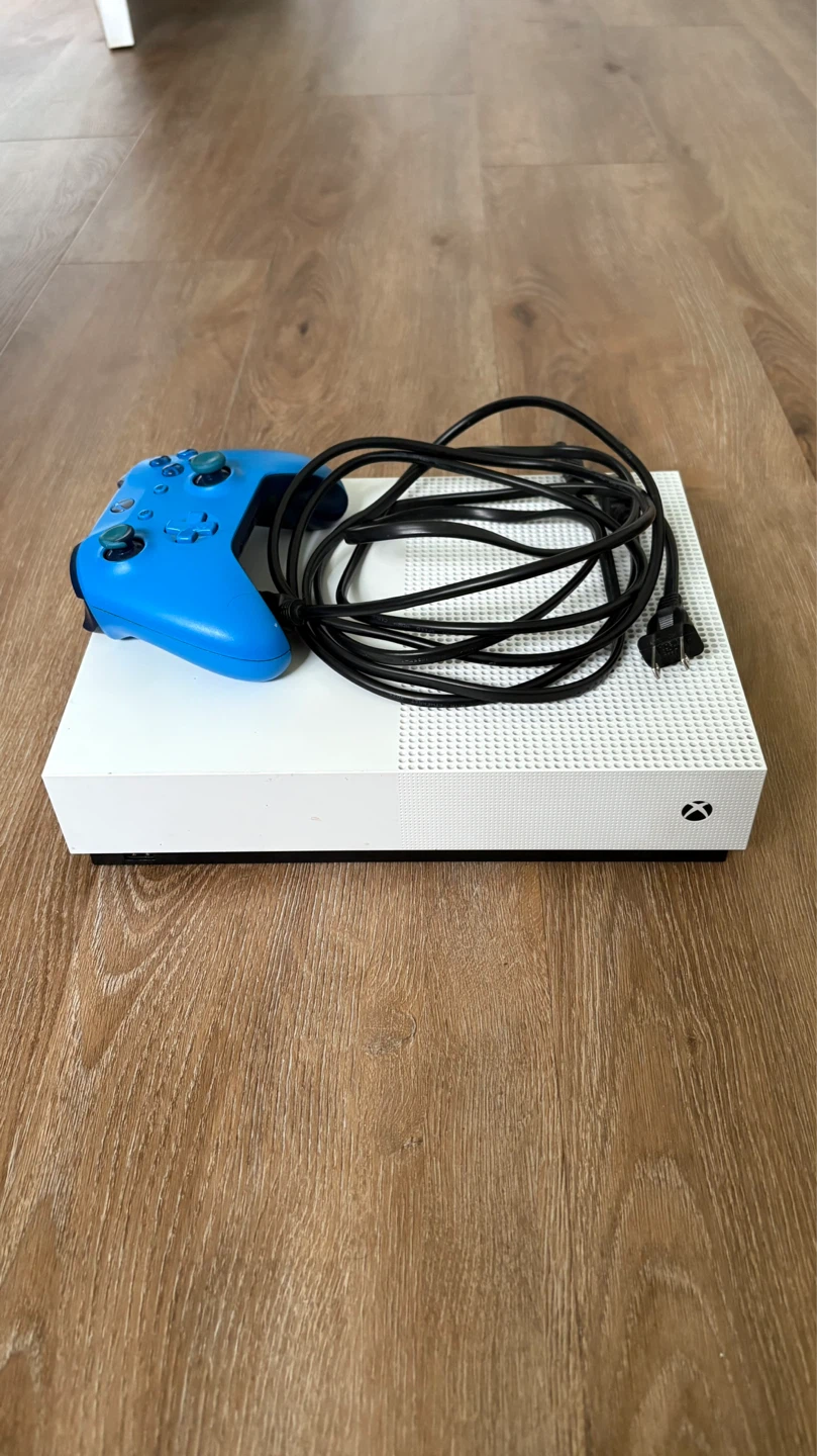 Xbox One S with both cables (no controller)