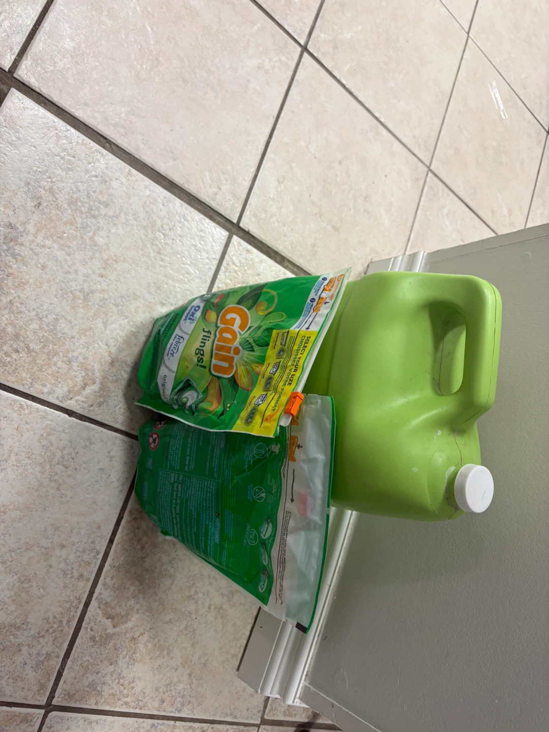 Gain Flings and Detergent Refill - photo 2