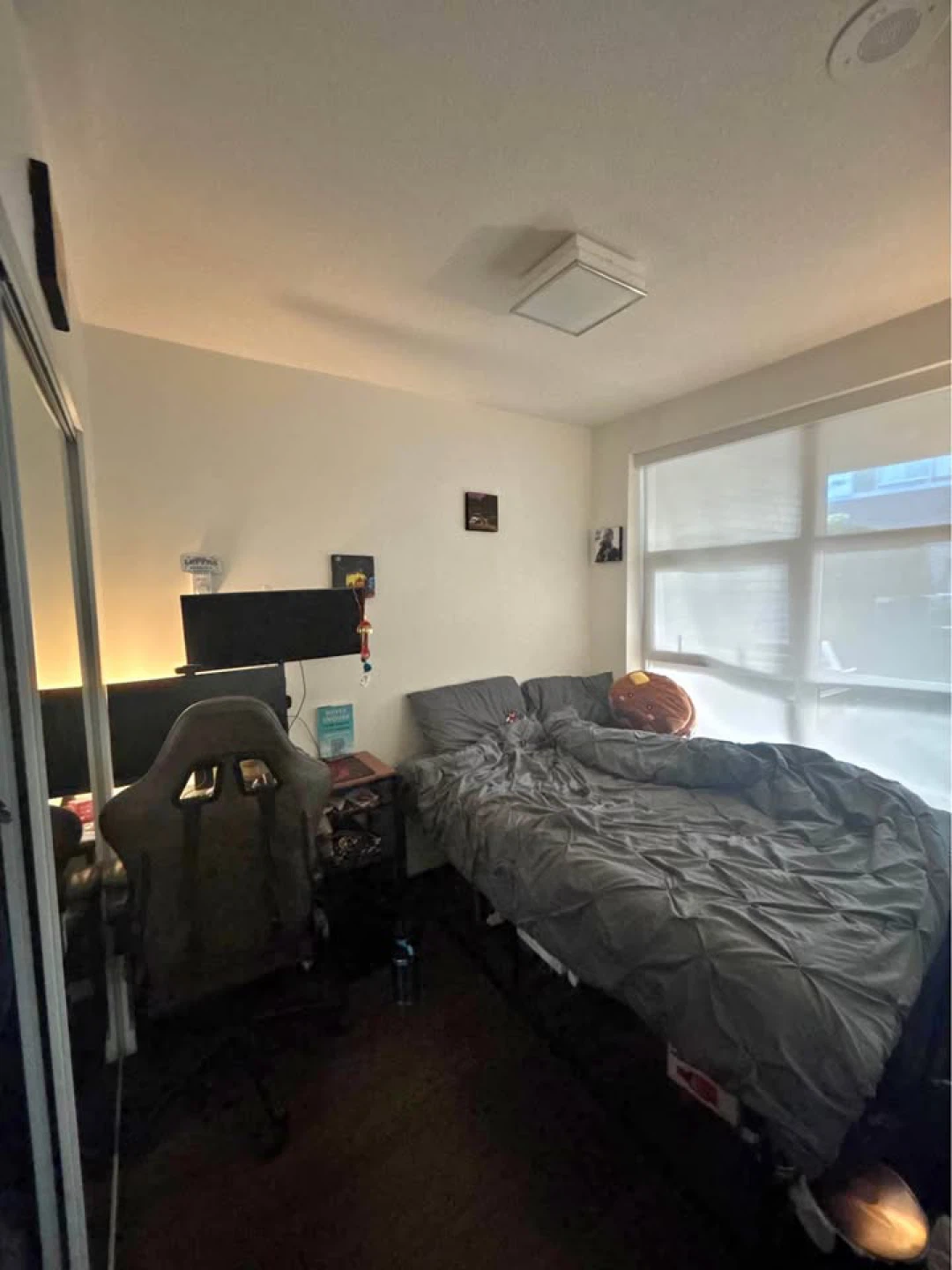 3 bed - 3 bath Townhouse - photo 4