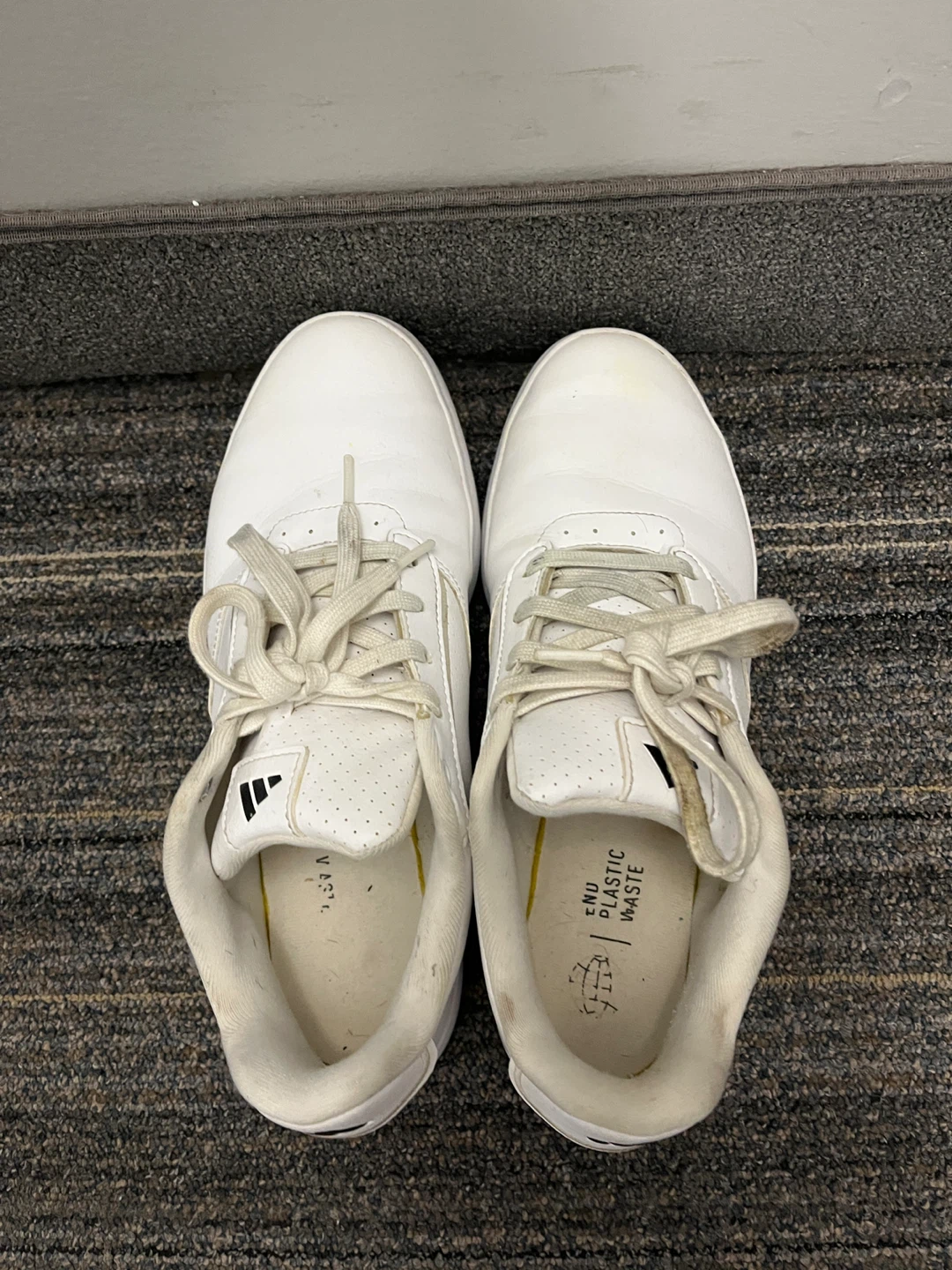 Men’s White Adidas Sneakers (size 9.5)