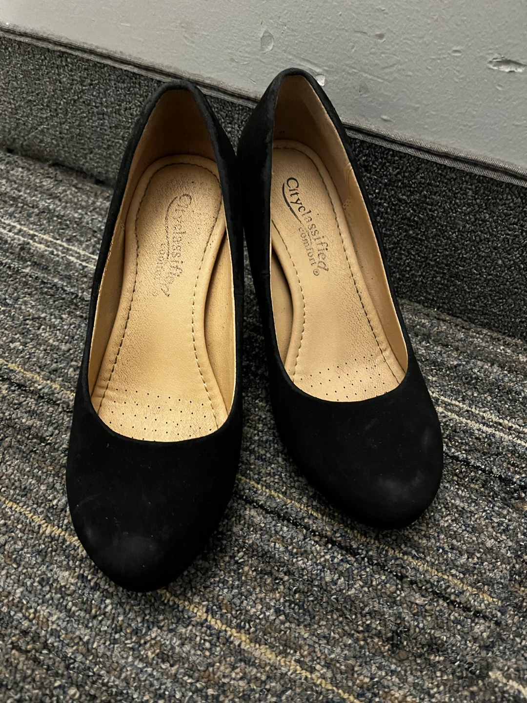City Classifled Comfort Faux Suede Heels (Size 7)