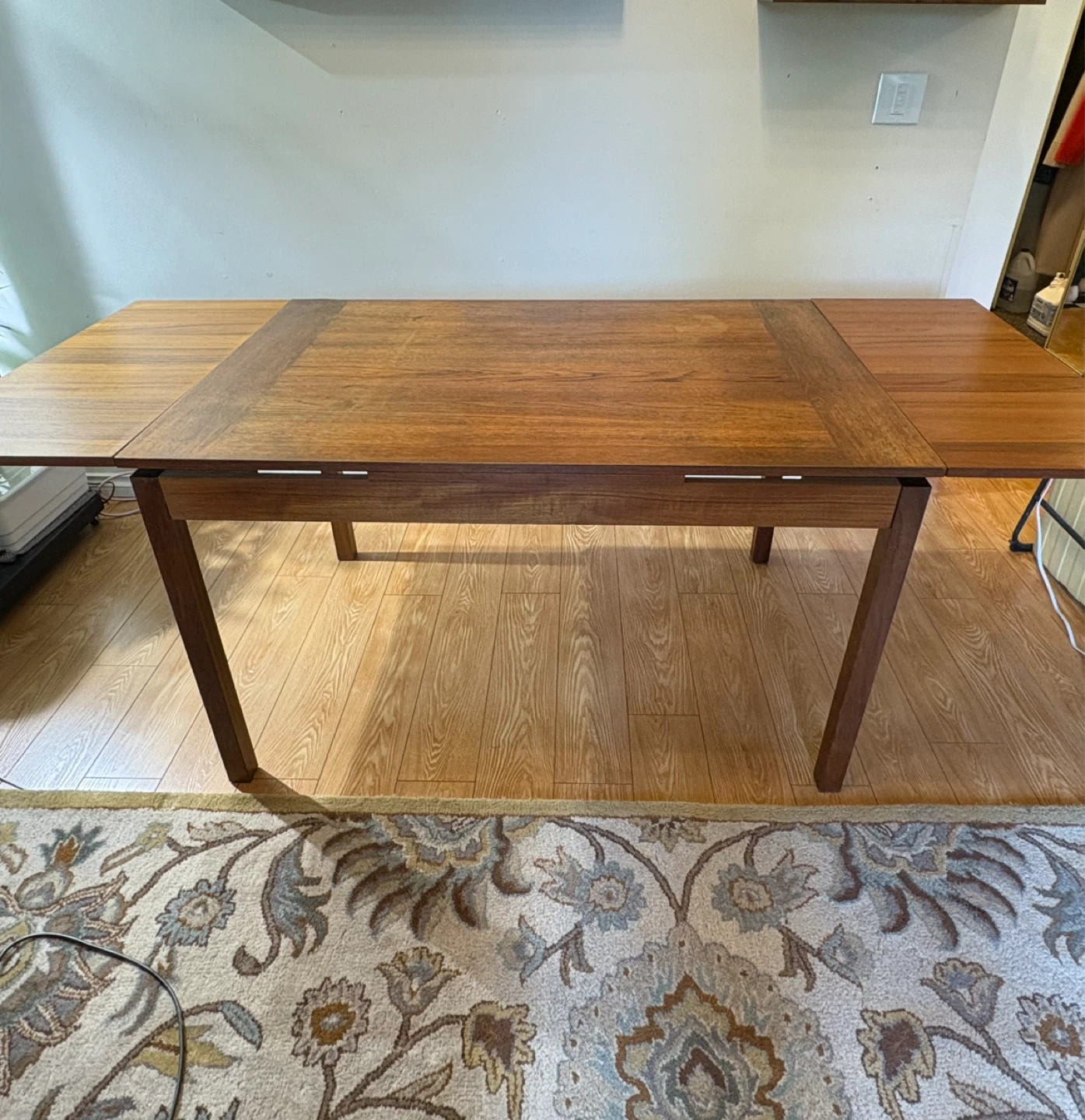Wooden Extendable Dining Table