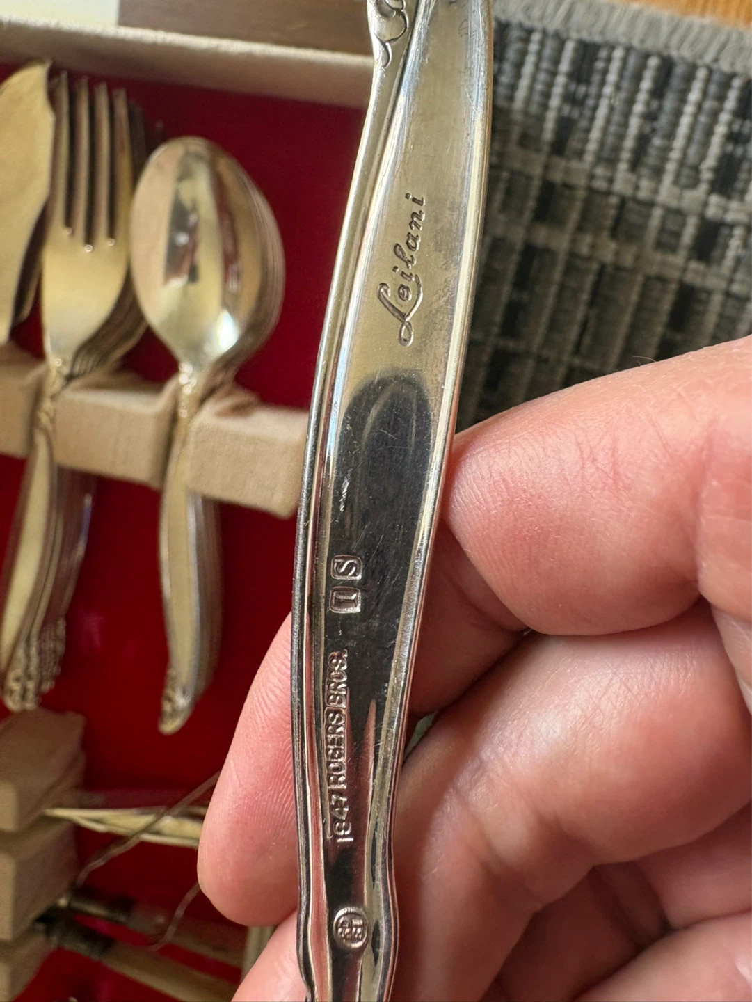 1847 Rogers Bros. Lolani Silverware Set - photo 5