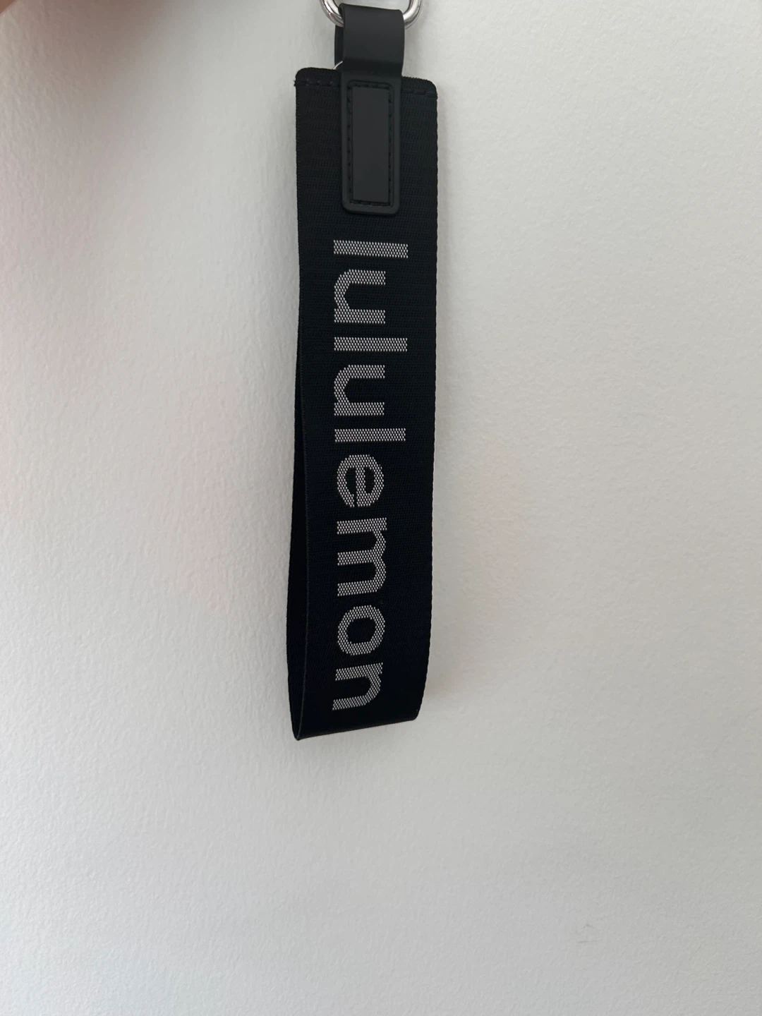 Lululemon never lost keychain - photo 2
