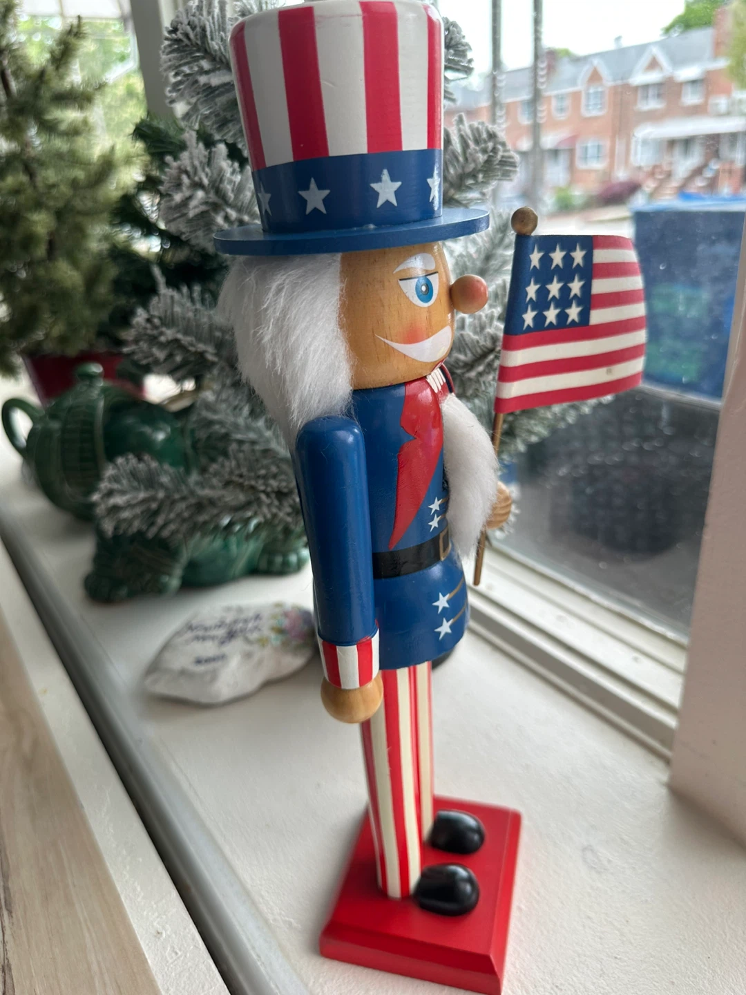 Uncle Sam Nutcracker with American Flag - photo 3