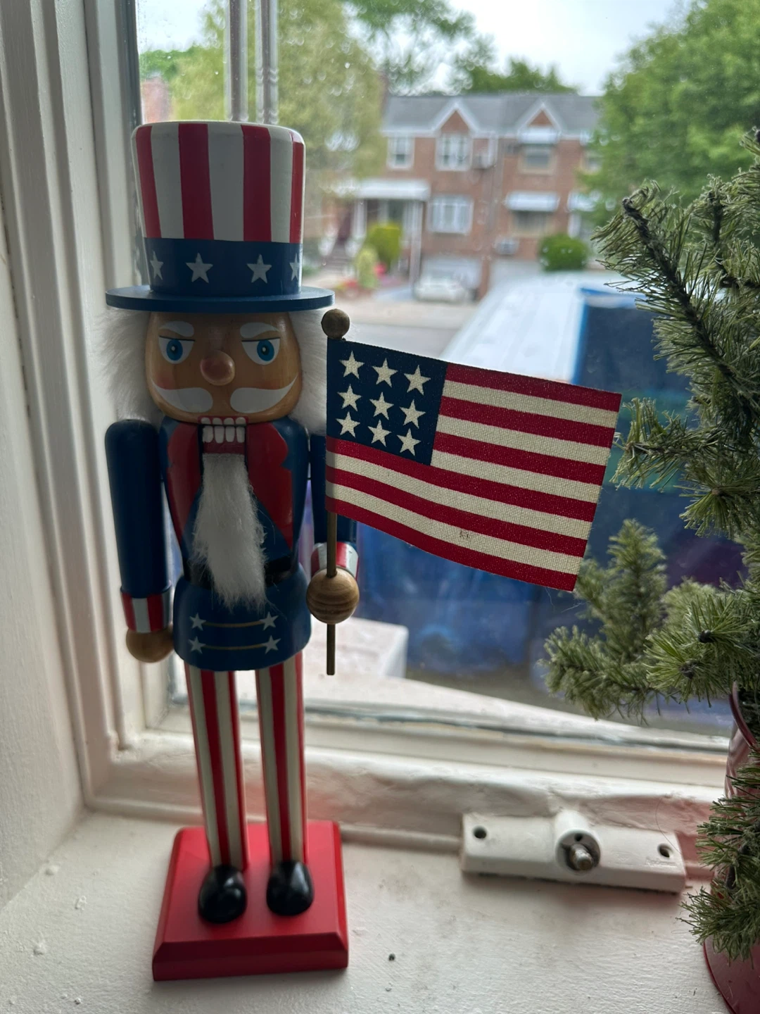 Uncle Sam Nutcracker with American Flag - photo 5