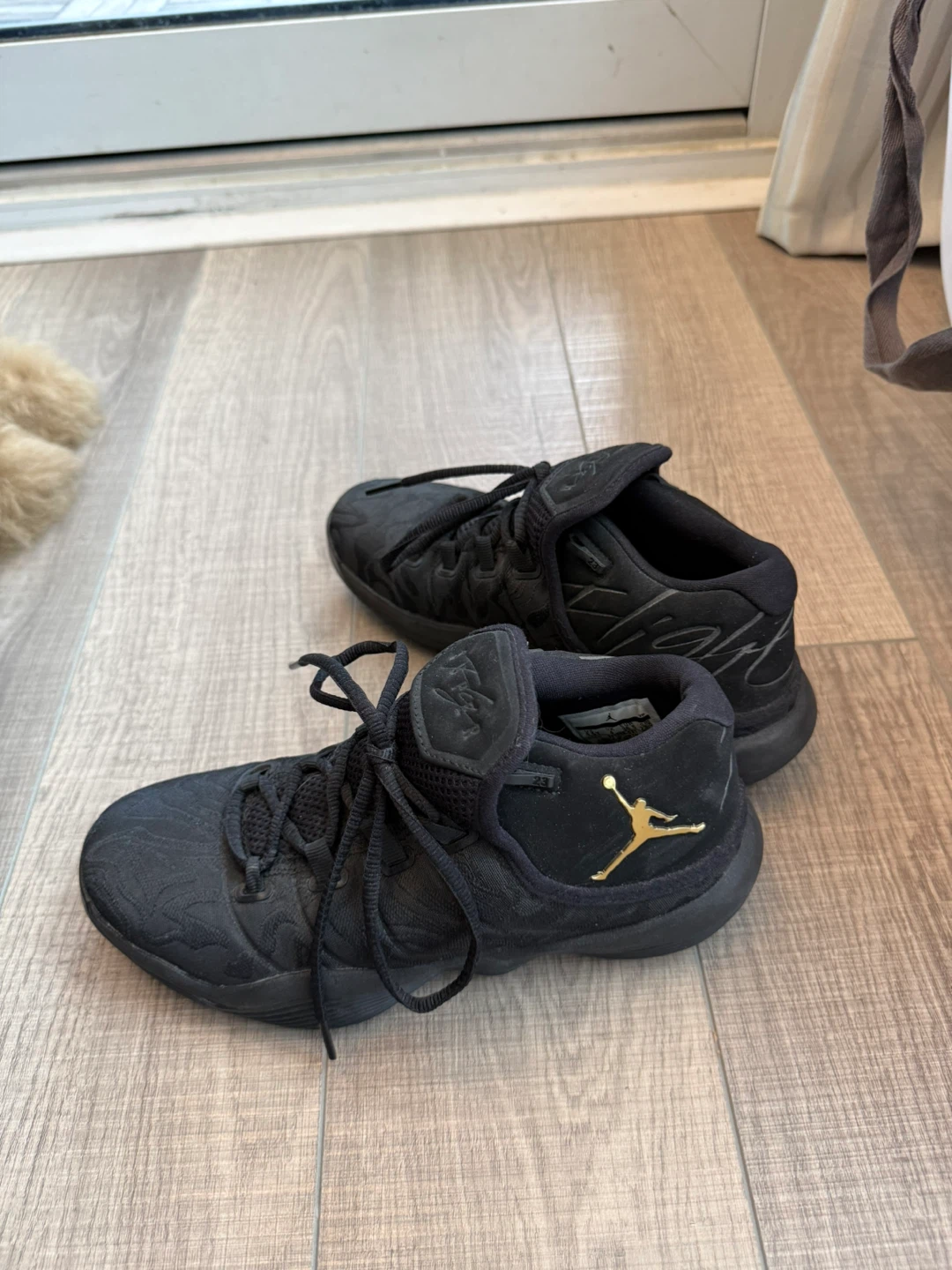 Black Jordan Basketball Shoes 4.5 - photo 4