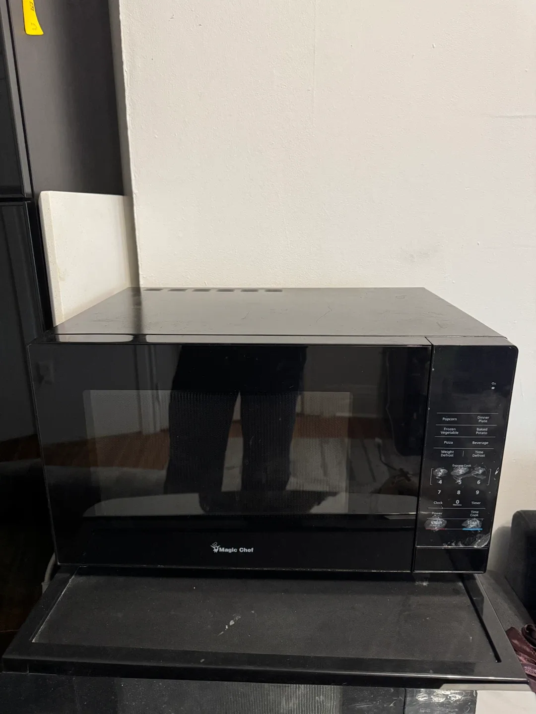 Magic Chef Microwave Oven