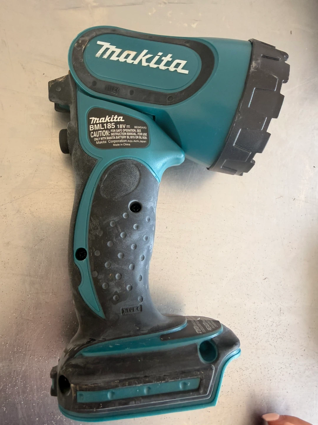 Makita BML185 18V LXT Cordless Work Light - photo 2