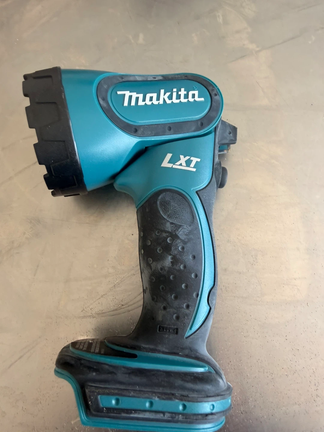 Makita BML185 18V LXT Cordless Work Light - photo 3