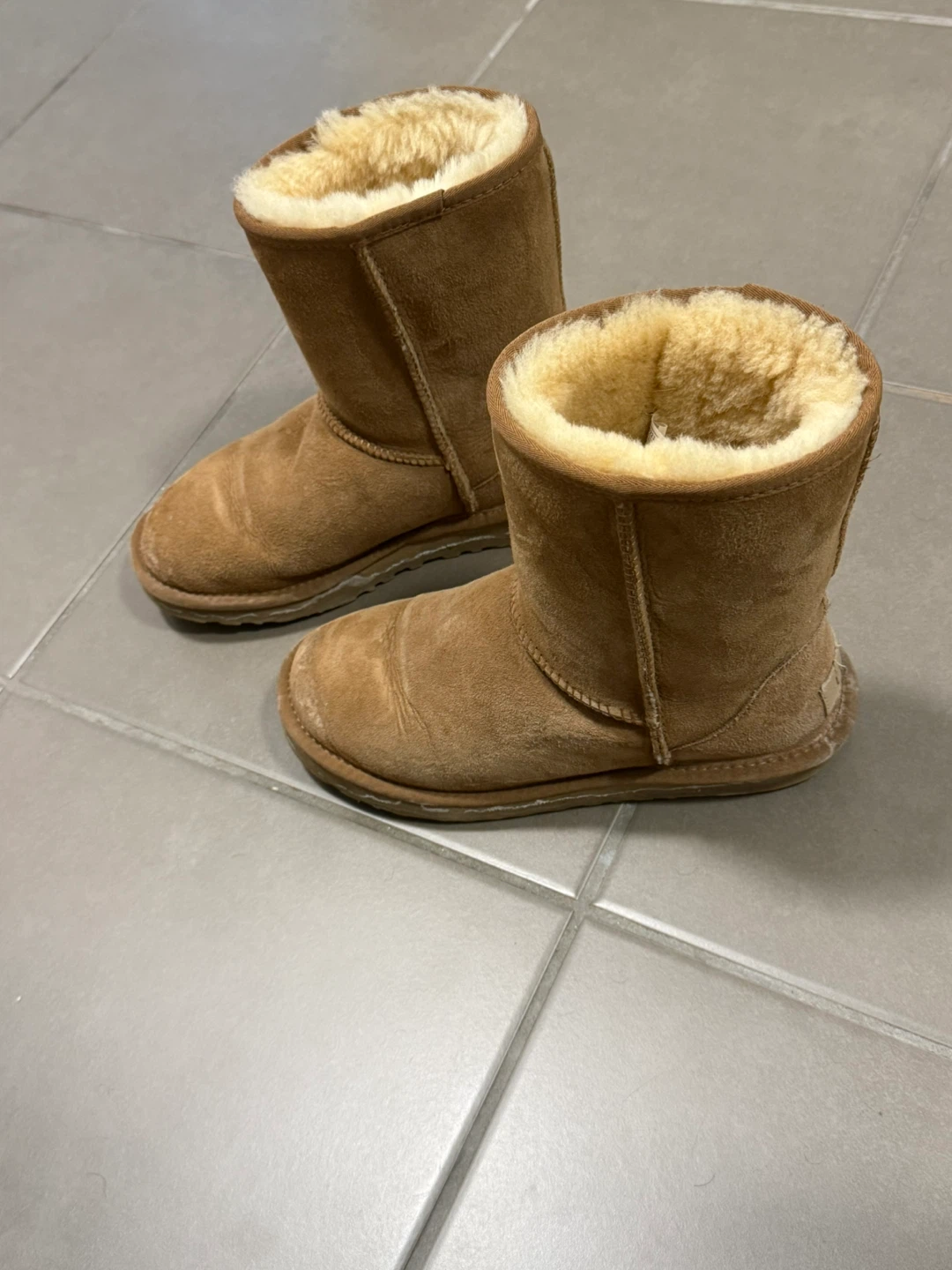 Ugg - Brown Sheepskin Lined Boots