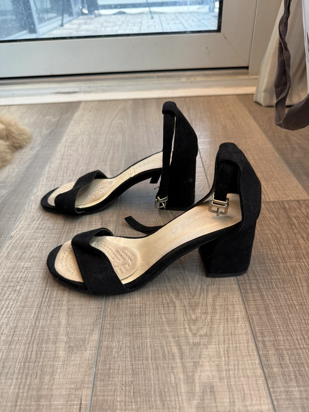 Black Suede Block Heel Sandals - photo 4