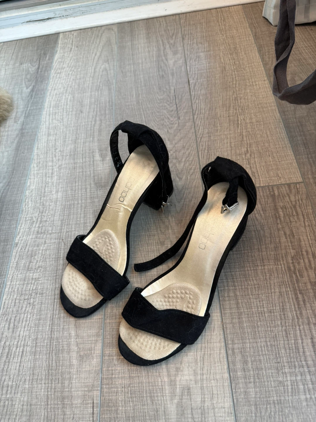 Black Suede Block Heel Sandals - photo 3