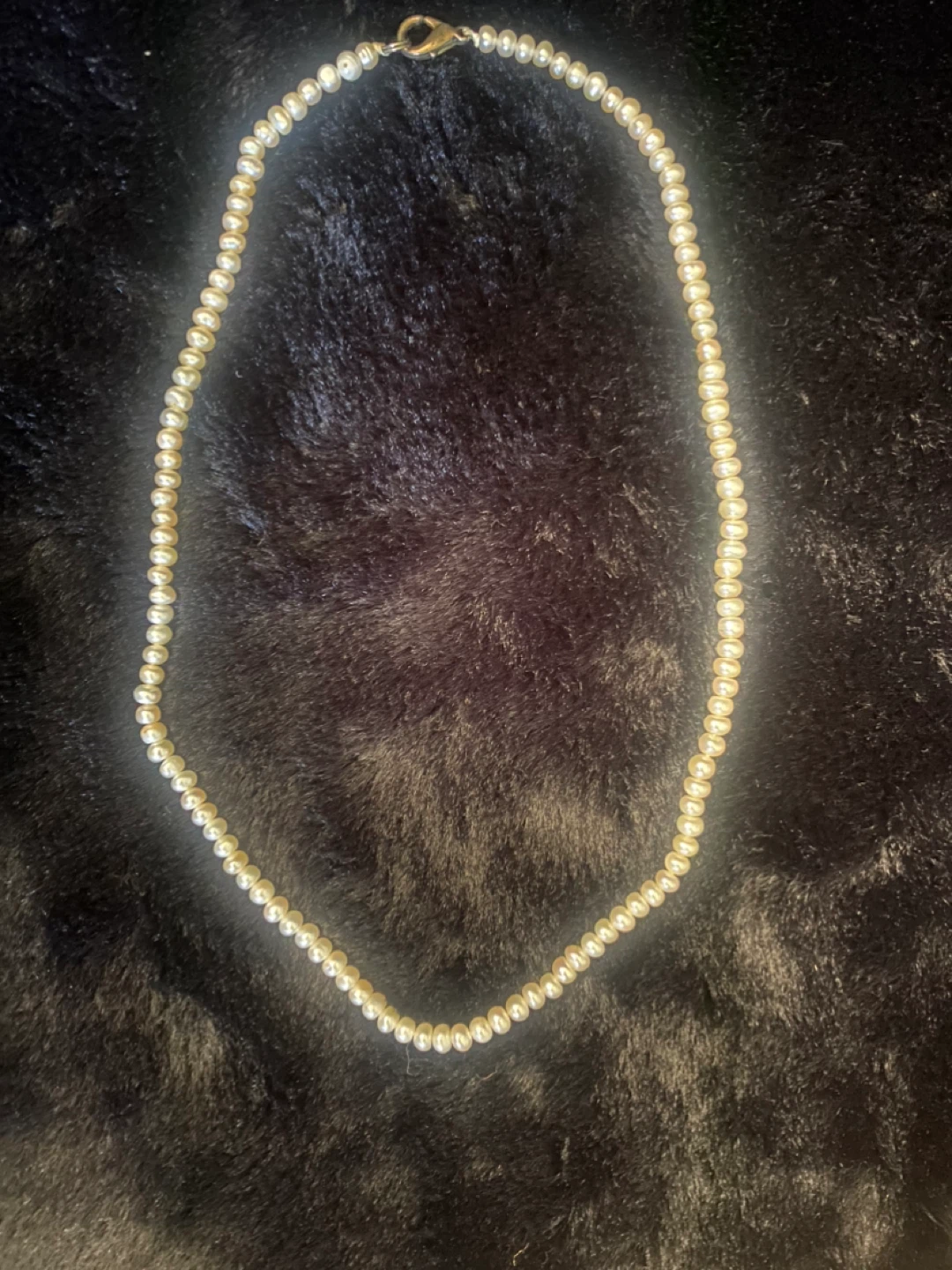 Classic Cream Costume Pearl Necklace – Vintage Style Accessory