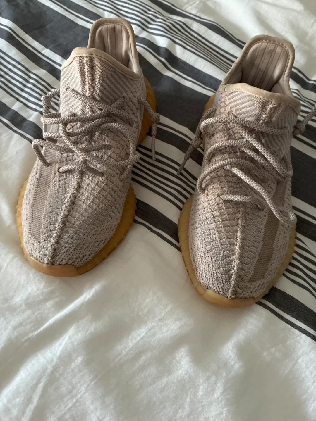 Yeezy 350 V2