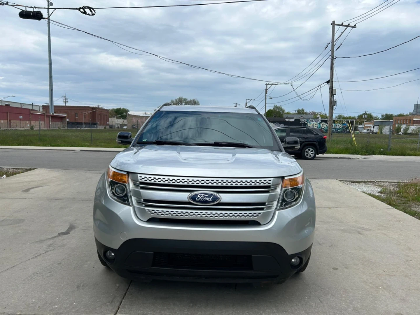 2015 Silver Ford Explorer SUV Con 180 mil millas - photo 3