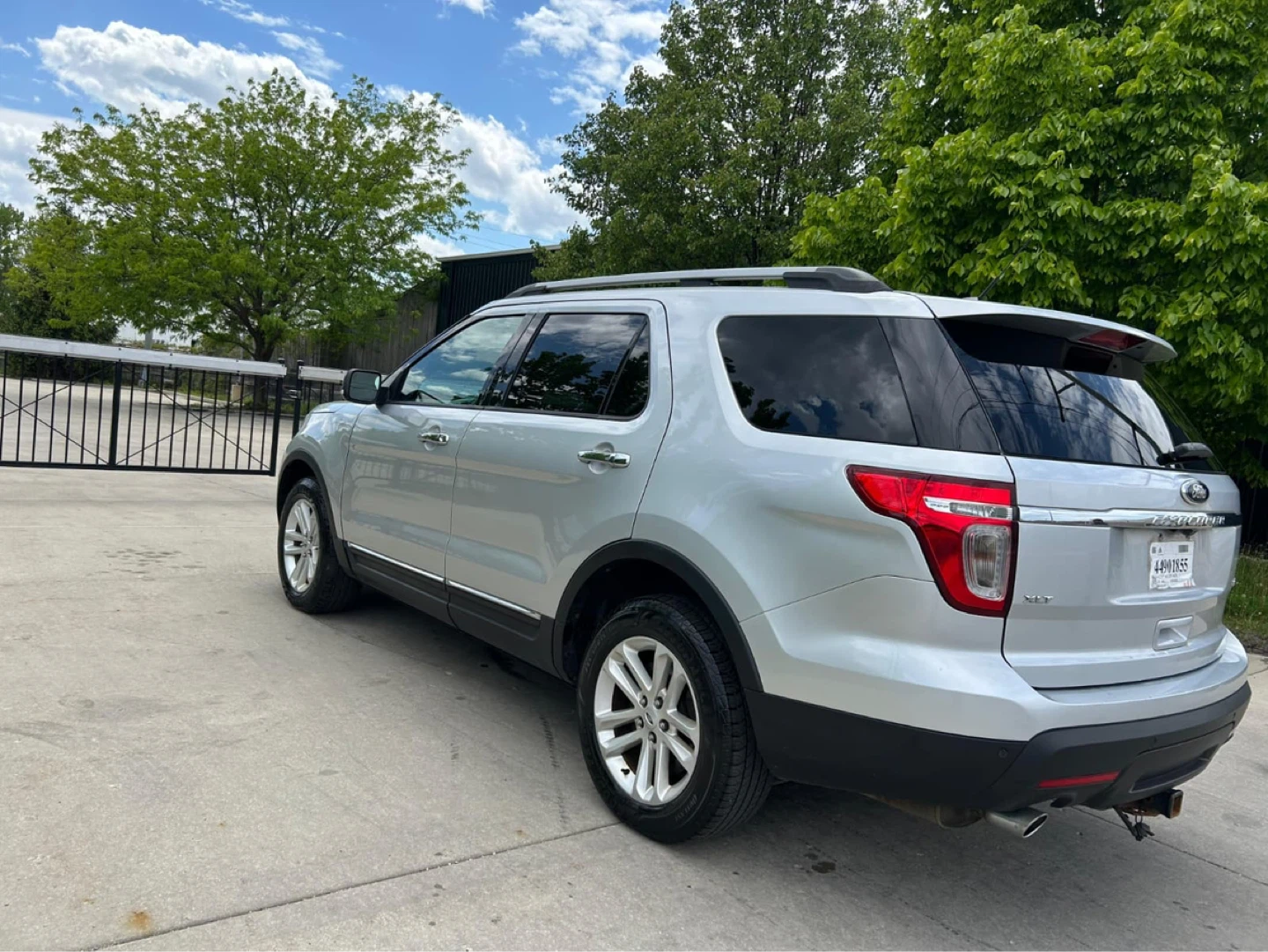 2015 Silver Ford Explorer SUV Con 180 mil millas - photo 4