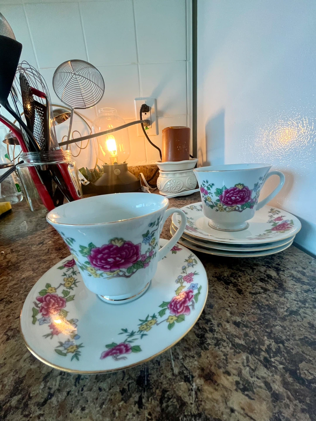 Set of 2 Teacups and Saucers - photo 2