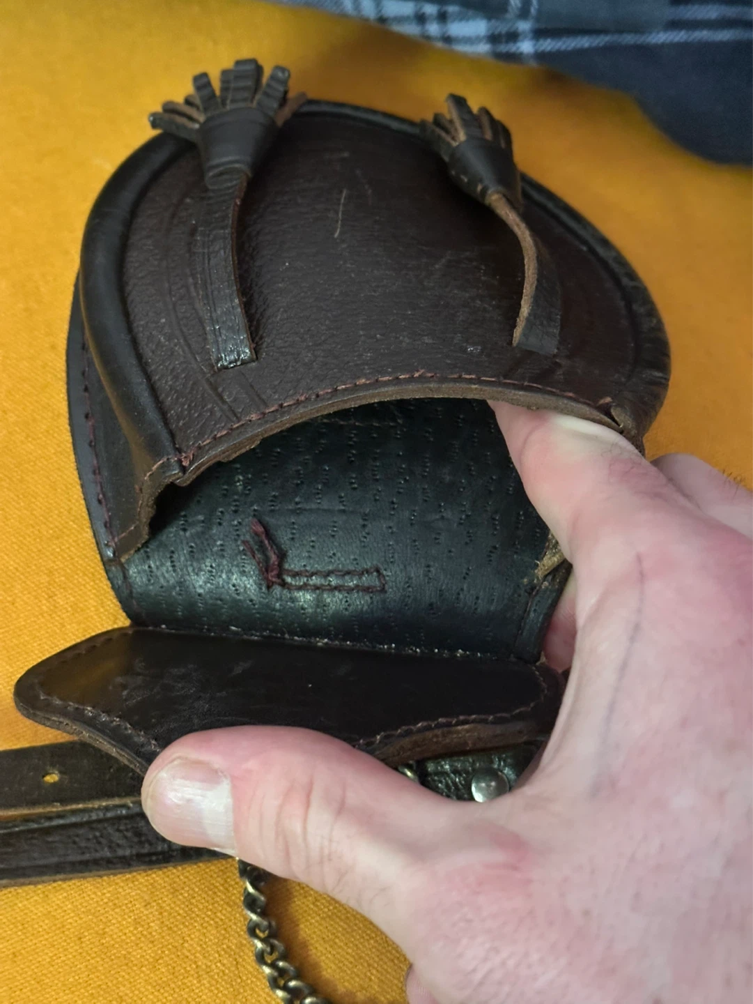 traditional Scottish brown leather day sporran - photo 4