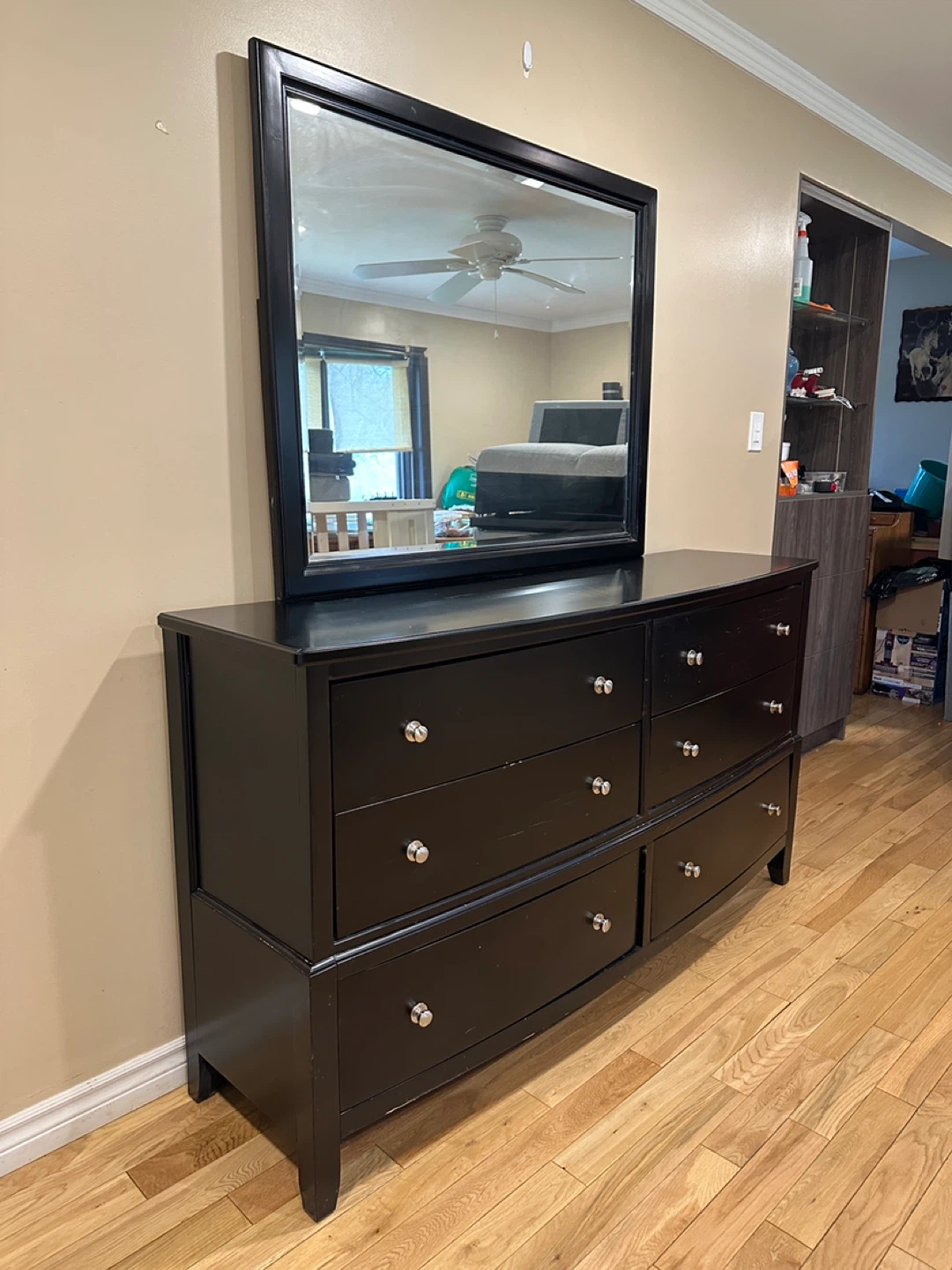 Raymour & Flanigan Long Dresser with Mirror (CAN DELIVER) - photo 2