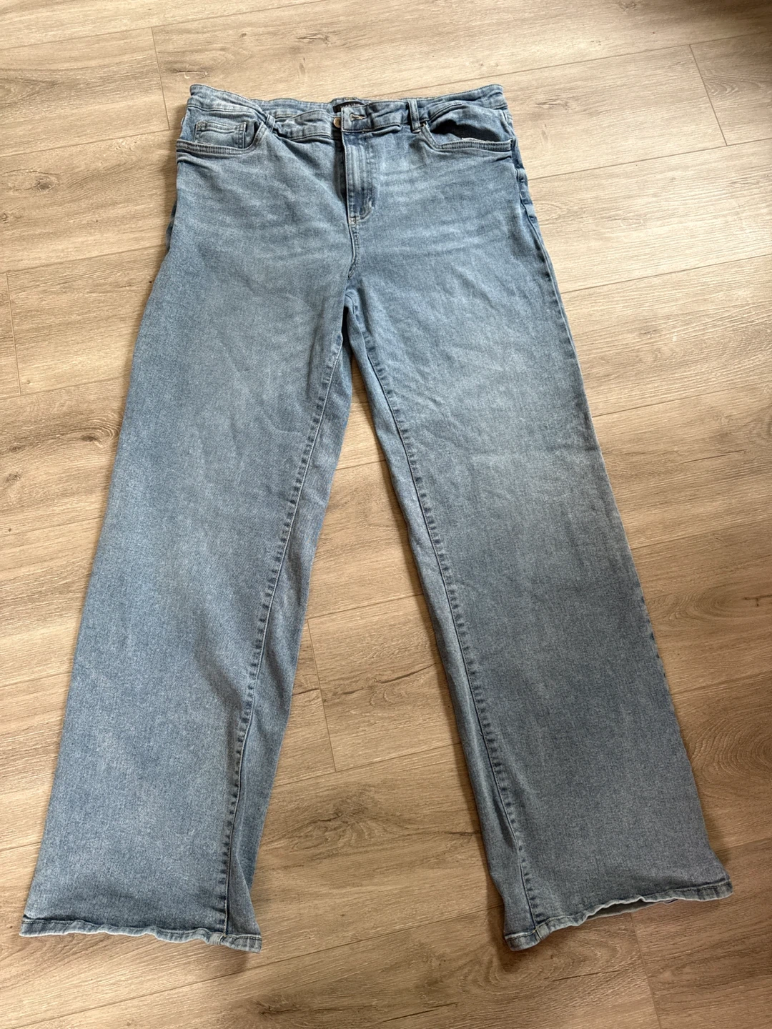 Light Wash Wide Leg Jeans