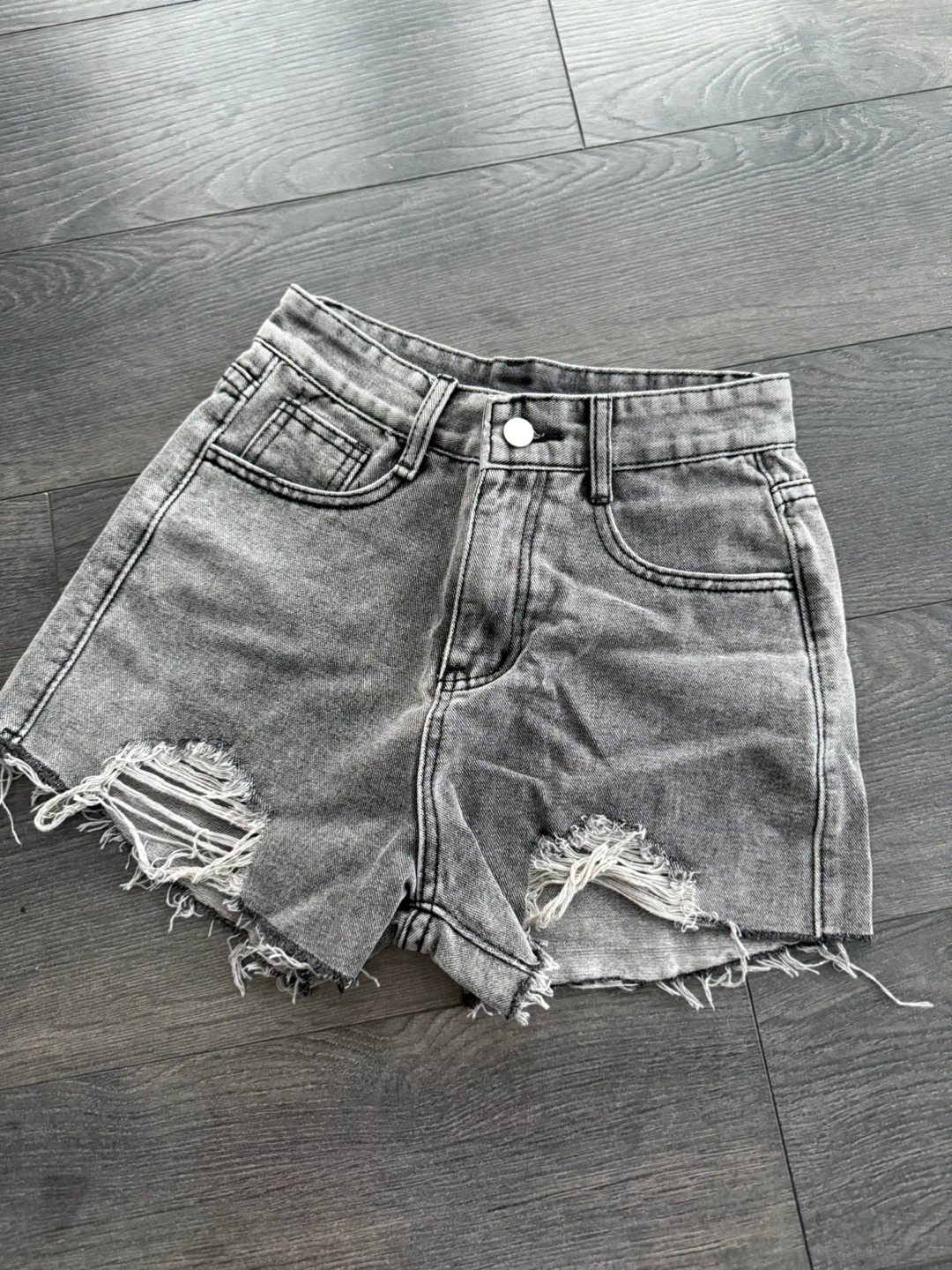 Grey Distressed Denim Shorts (21inch-22)