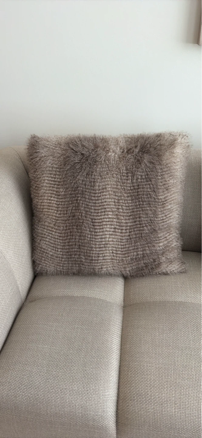 Assorted decorative throw pillows