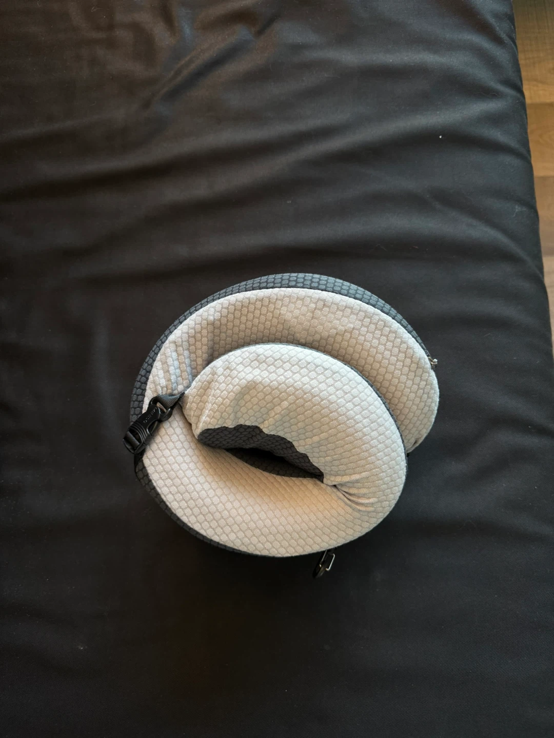 MINISO Neck Pillow Travel Pillow - photo 2