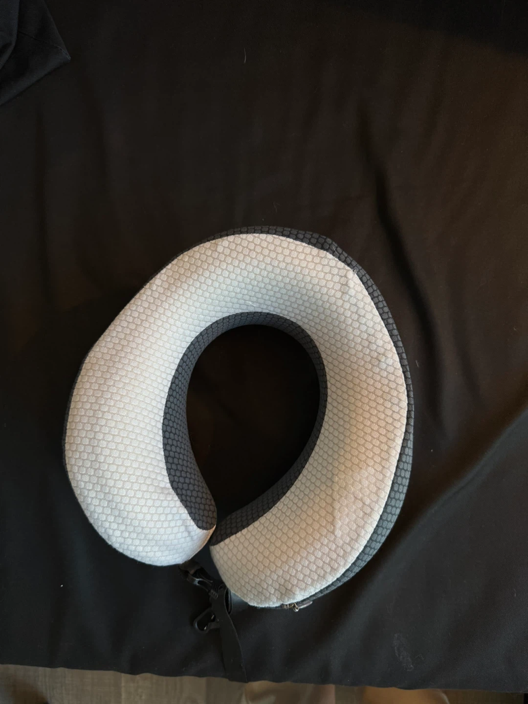 MINISO Neck Pillow Travel Pillow - photo 3