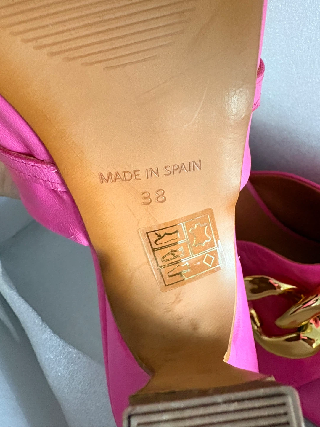 Linteralle Pink heels with Gold Chain Detail - photo 4