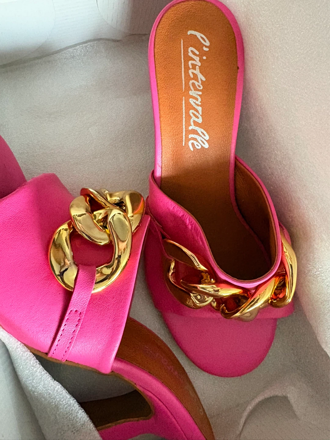 Linteralle Pink heels with Gold Chain Detail