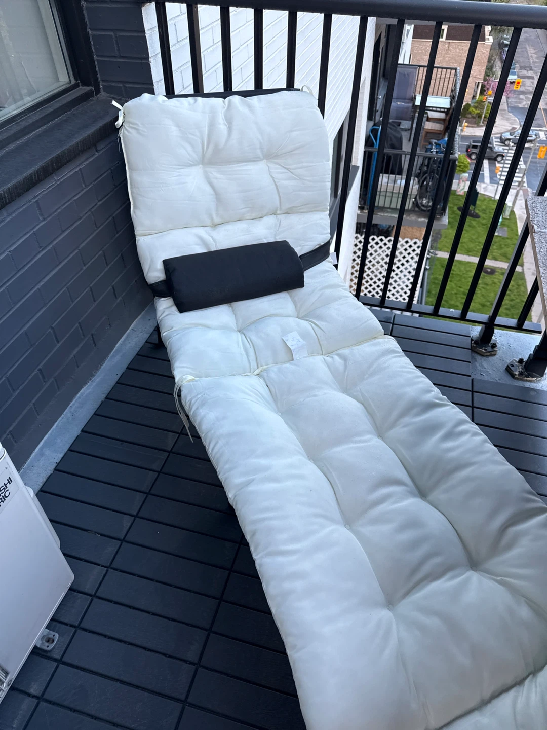 White Padded Chaise Lounge Chair