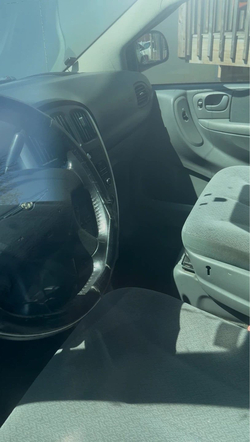 Chrysler Town & Country - photo 3