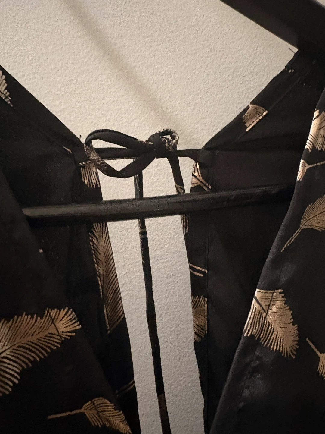 Black and Gold Feather Print Maxi Dress - photo 5