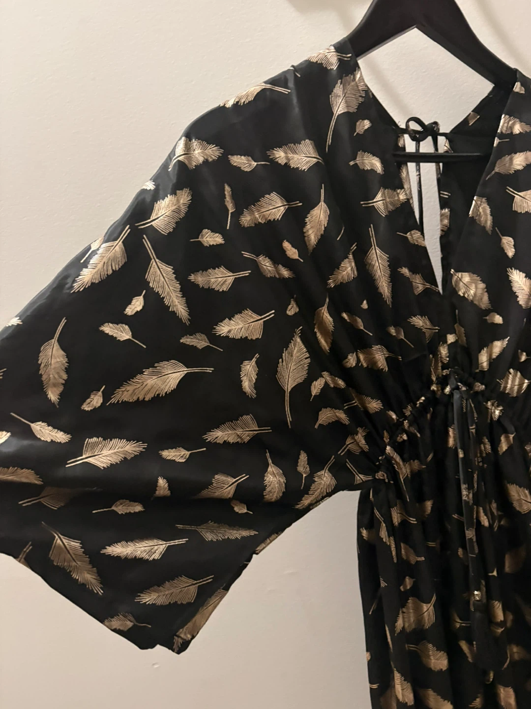 Black and Gold Feather Print Maxi Dress - photo 3