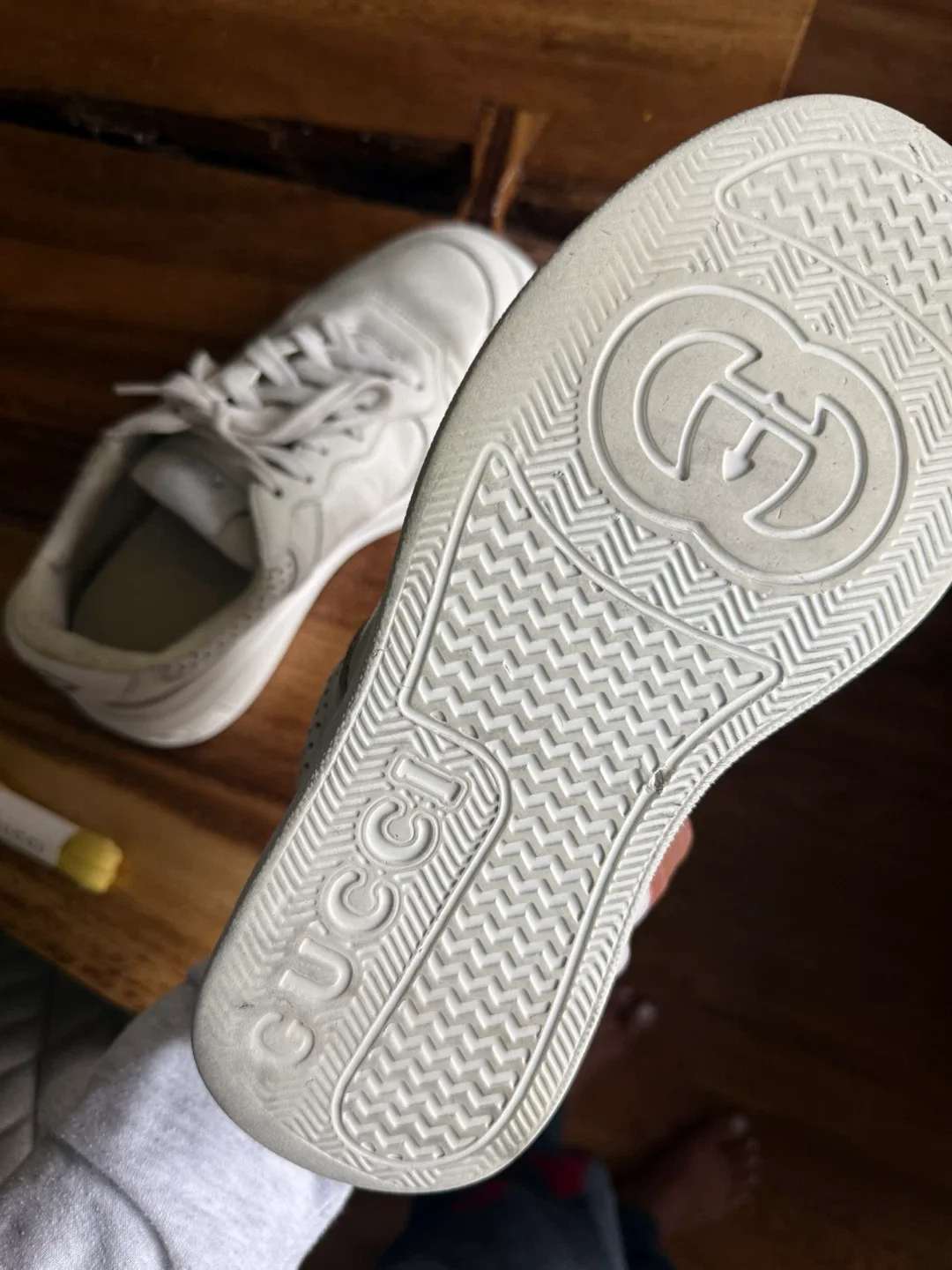White Gucci Leather Sneakers with Yellow Laces - photo 3