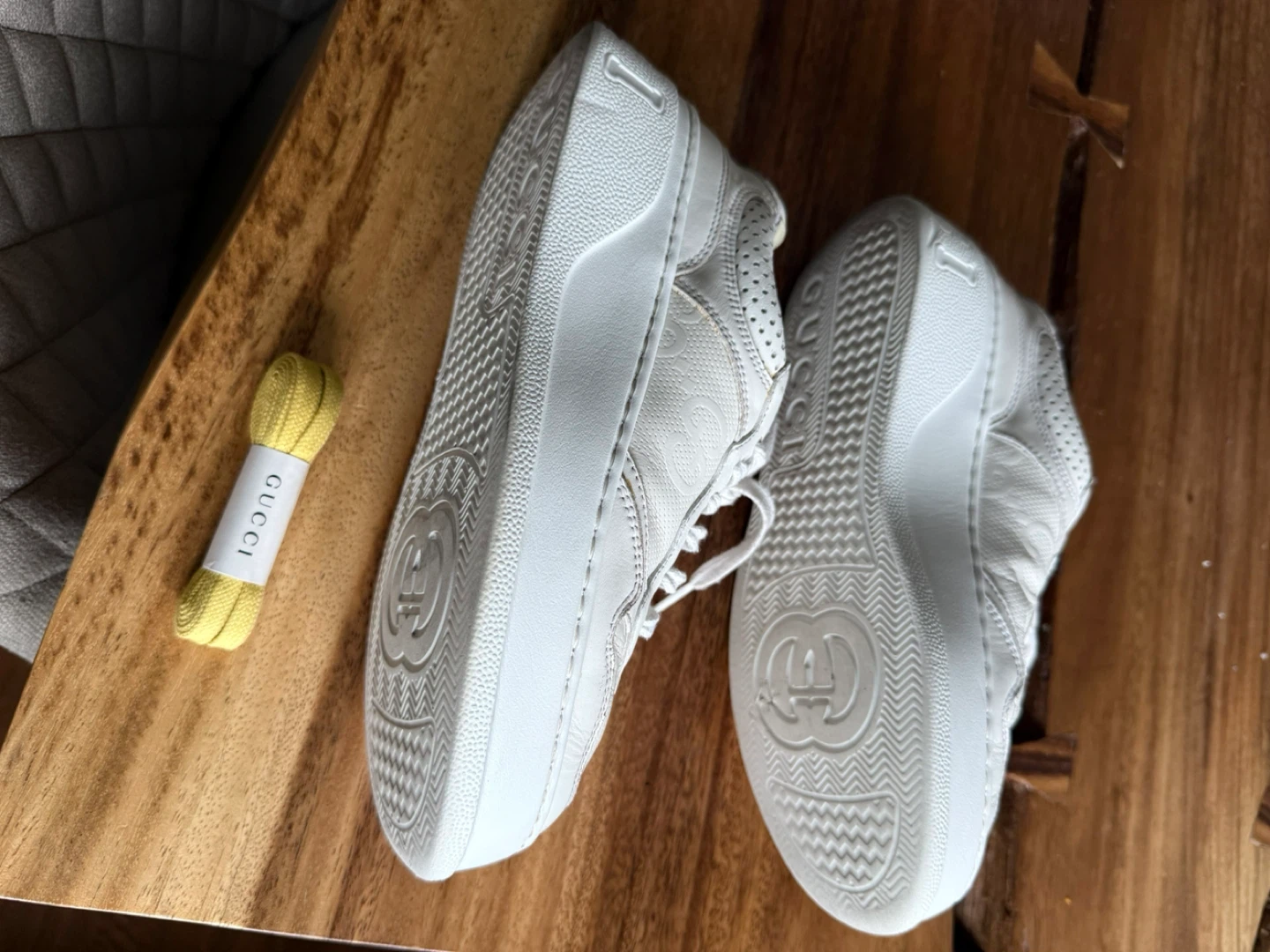 White Gucci Leather Sneakers with Yellow Laces - photo 2
