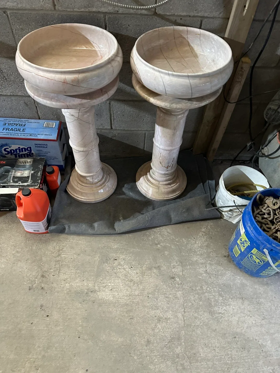 Pair of Marble Decorative Pedestals - photo 4