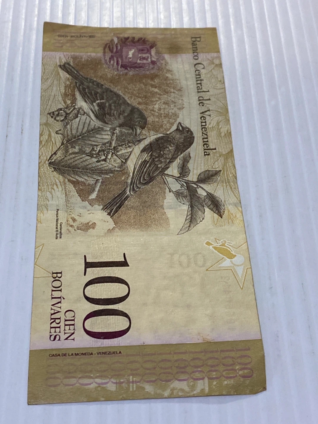 100 Venezuelan Bolivares Banknote - photo 3