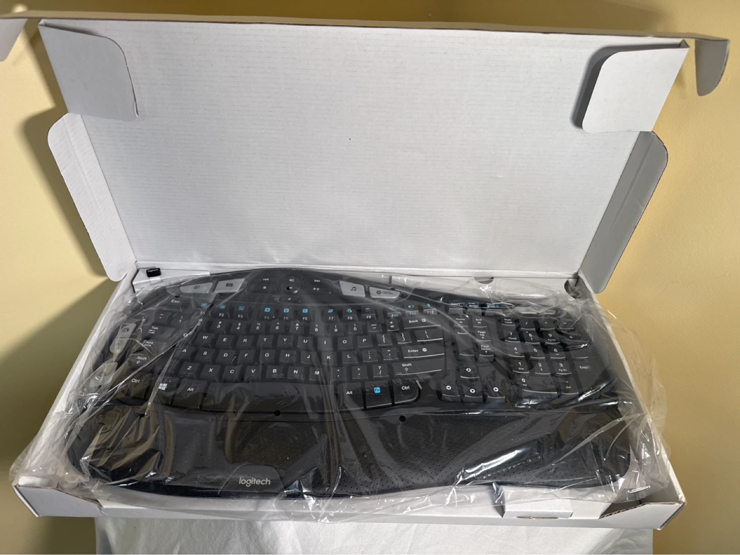 Logitech Wireless Keyboard K330