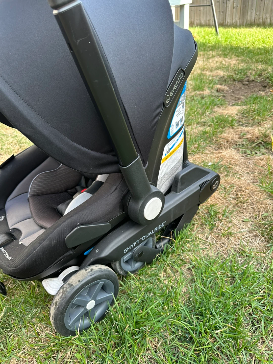 Evenflo Shyft Dualride Infant Car Seat & Stroller - photo 4