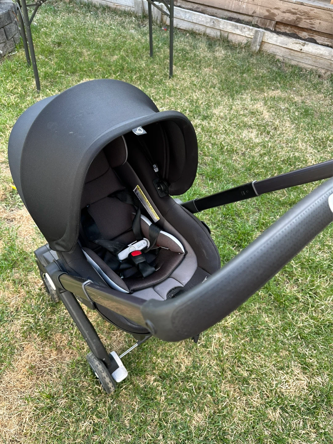 Evenflo Shyft Dualride Infant Car Seat & Stroller
