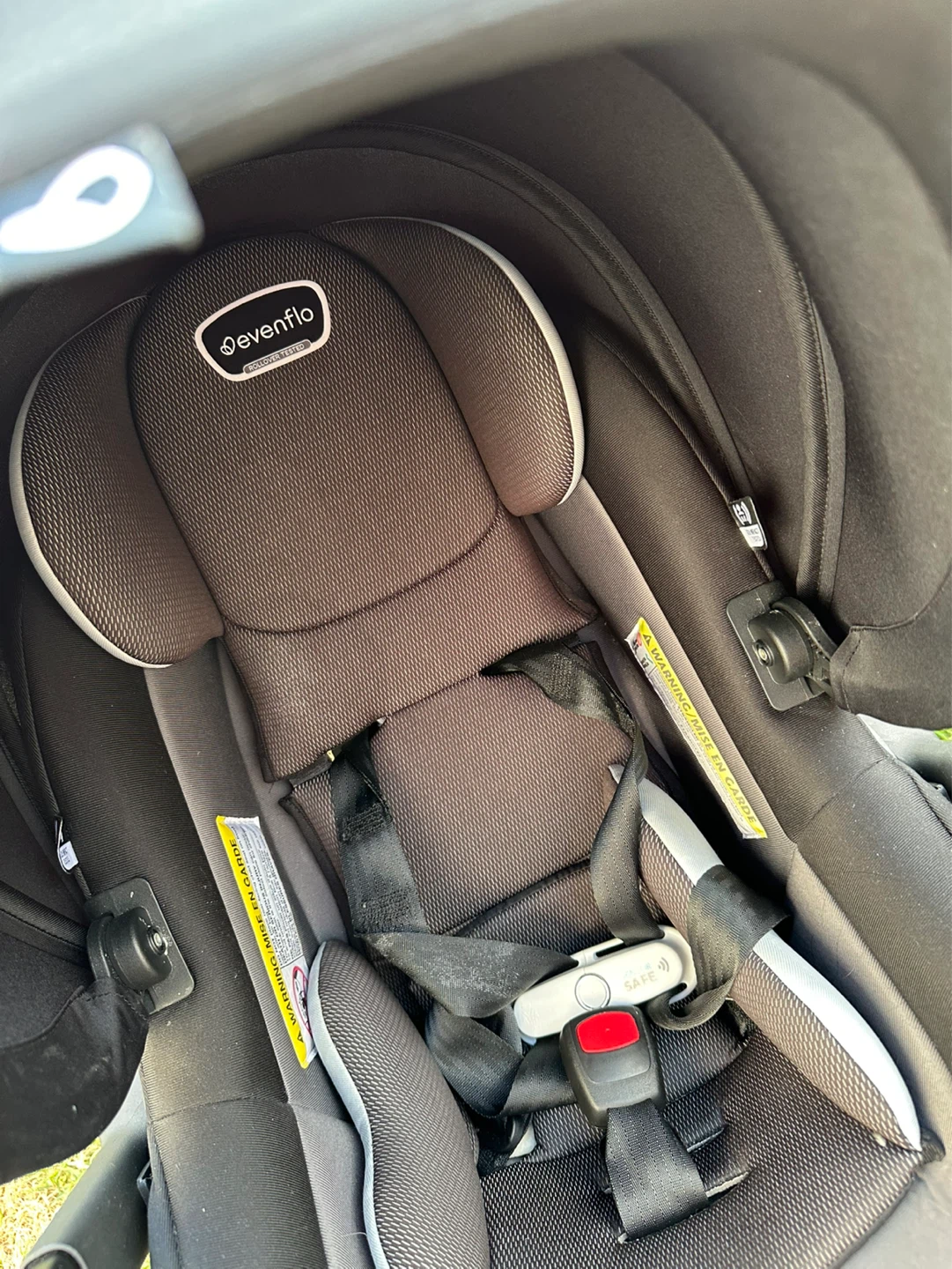 Evenflo Shyft Dualride Infant Car Seat & Stroller - photo 2