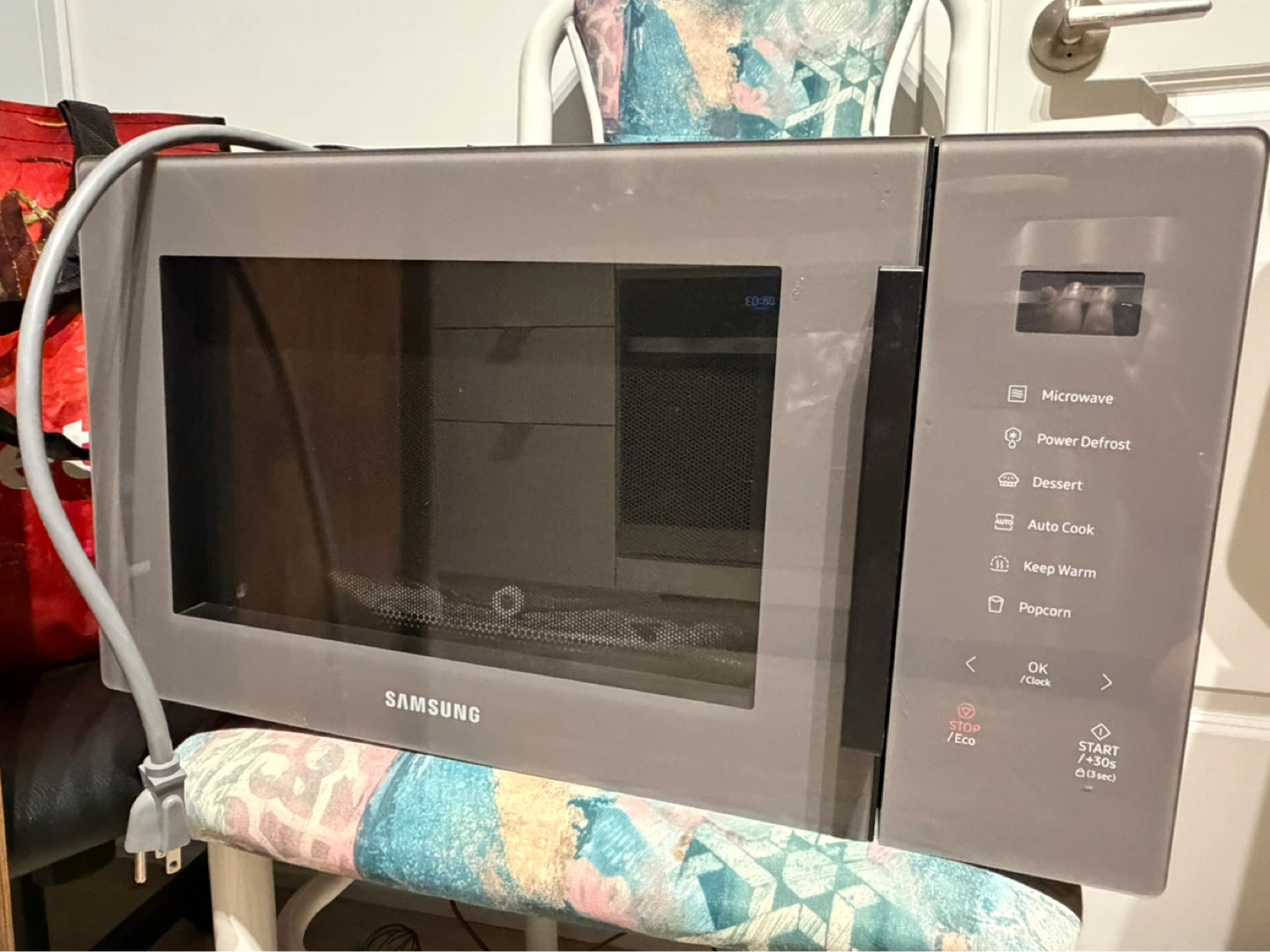 Samsung 1.1 cu ft Countertop Microwave - Charcoal