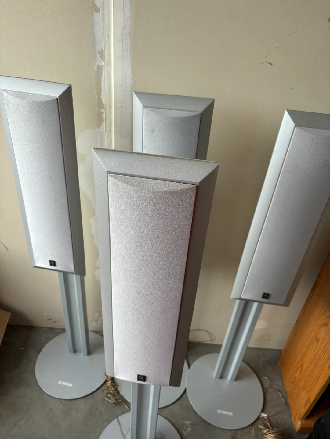 Yamaha Satellite Speakers with Stands