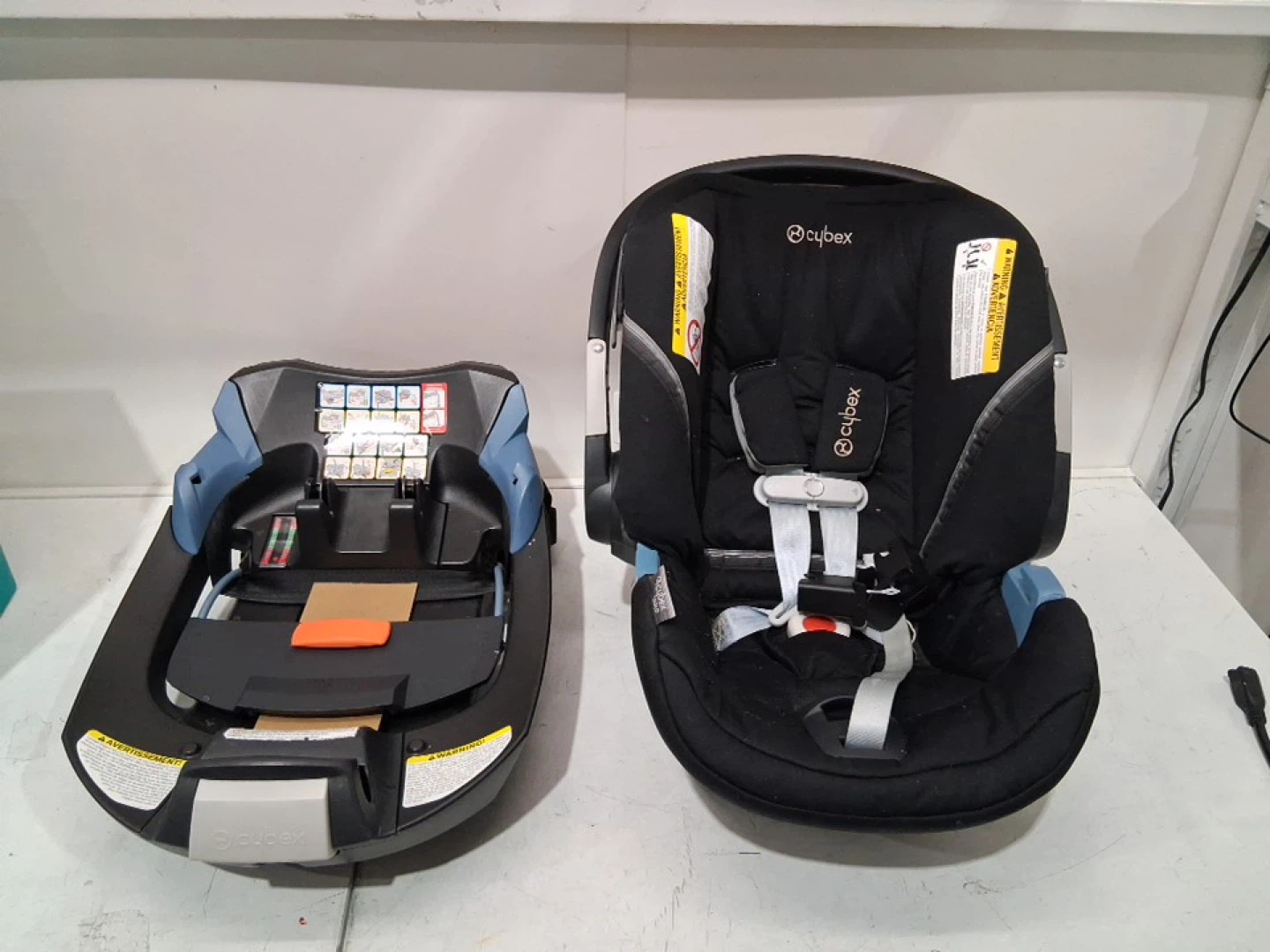 Cybex Aton2Secure Base & Car Seat