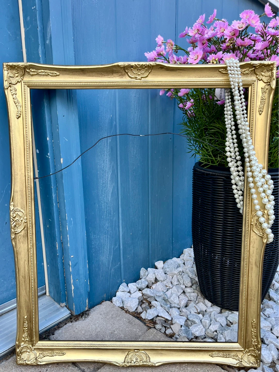 BEAUTIFUL ORNATE GOLD FRAME