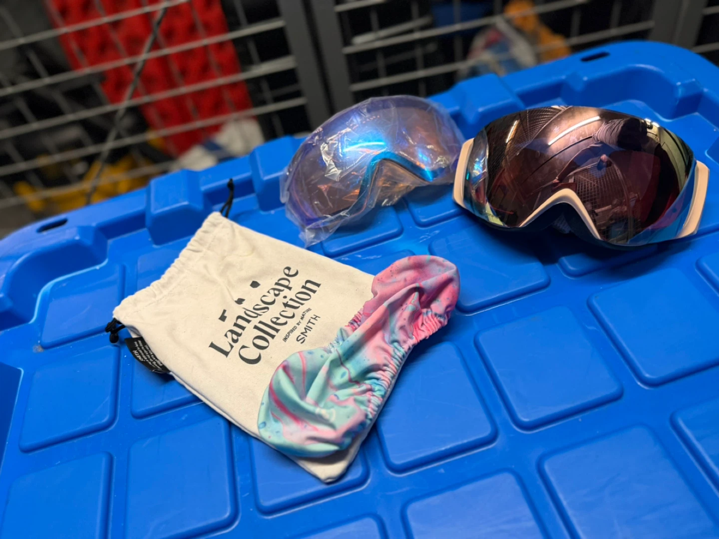 Smith Goggles with Landscape Collection Bag - photo 2