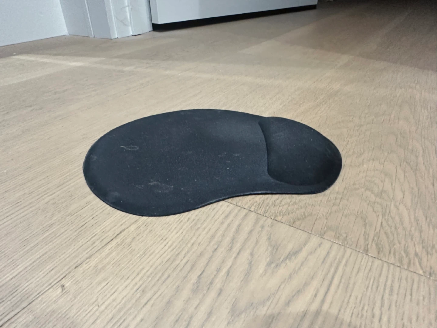 Black Ergonomic Wrist Rest Mouse Pad - photo 2